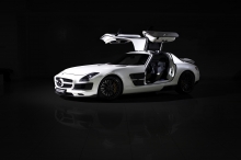  Mercedes-Benz SLS    Brabus